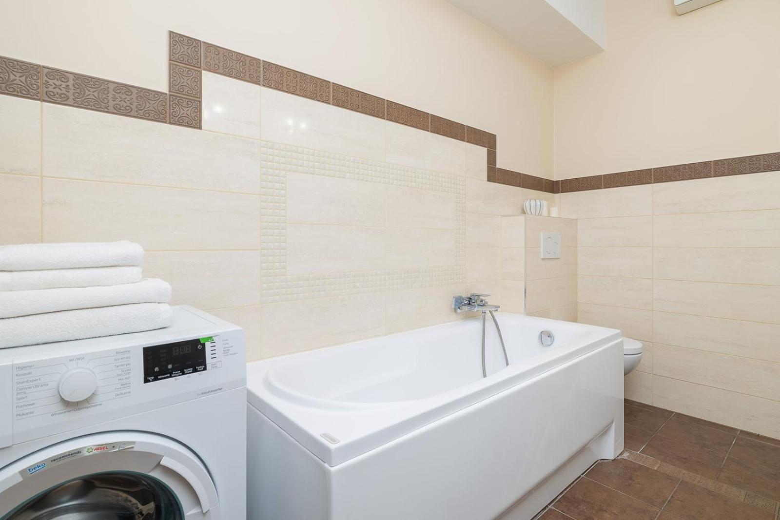 3 Bedroom With Balcony - Skawinska 18 * Kraków